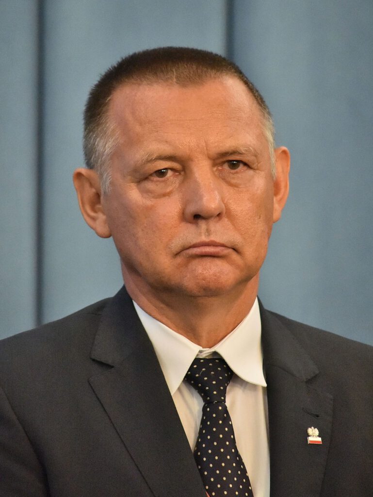 Minister Finansów ma większe ambicje niż rząd krajowy. 