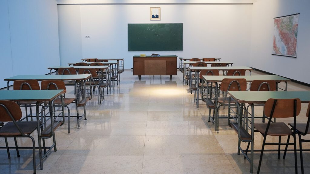 Matury: brak prezycji i nawiązania do Shreka 2 Matury zdaniem Smolika wymagają większej precyzji ze strony ucznia.