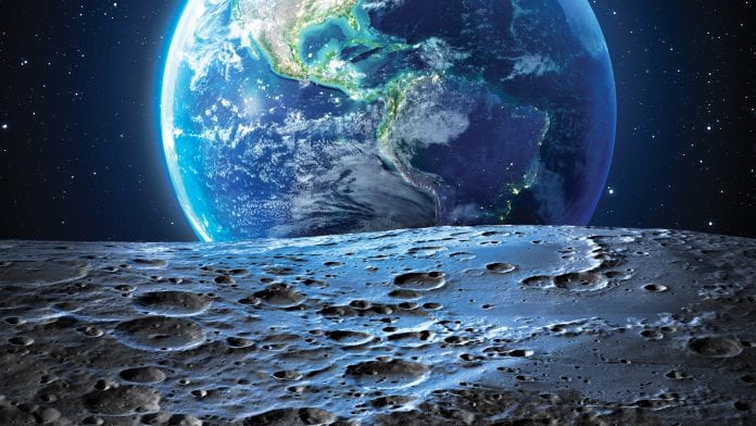 Wojna dwóch największych CEO. Kosmiczna wojna prywaciarzy. Musk i Bezos iStock/RomoloTavani