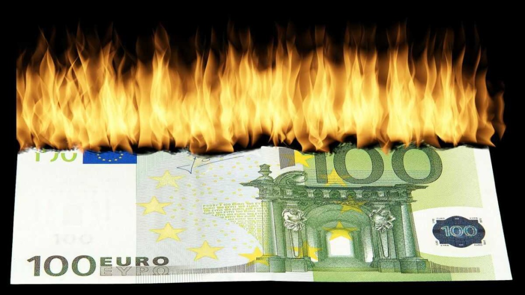 burn money 1463224 1280 optimized